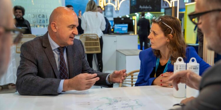 Marí durante uno de los encuentros de la primera jornada de la feria. Foto: Consell de Ibiza