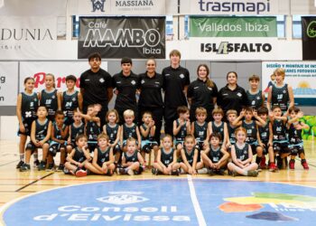 Categoría Baby del Club Bàsquet Sant Antoni. Fotos: CB Sant Antoni
