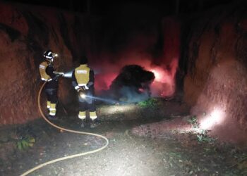 Imagen de la intervención de esta madrugada. FOTO: @bombersdeivissa