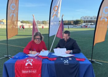 Firma del acuerdo. Foto: SD Portmany