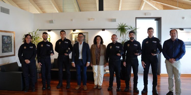 Toma de posesión de los nuevos agentes. Foto: Ayuntamiento de Ibiza