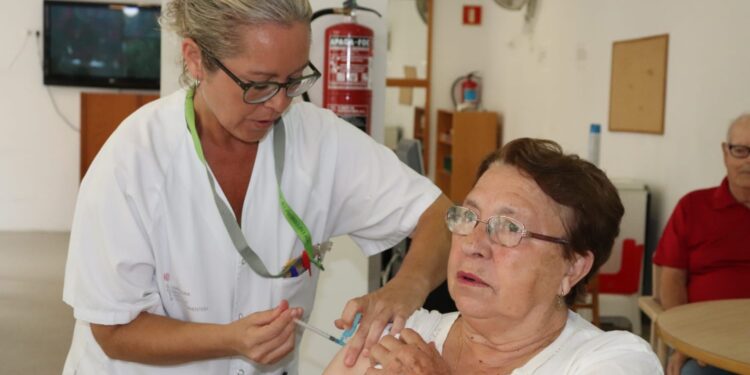 Imagen de archivo de una campaña de vacunación anterior. Foto: ASEF