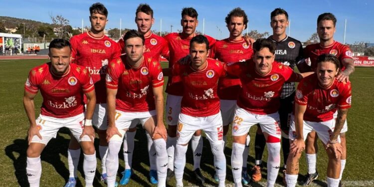 Imagen de la SD Ibiza antes del partido de hoy en el Estadio Sánchez y Vivancos. IG SD IBIZA