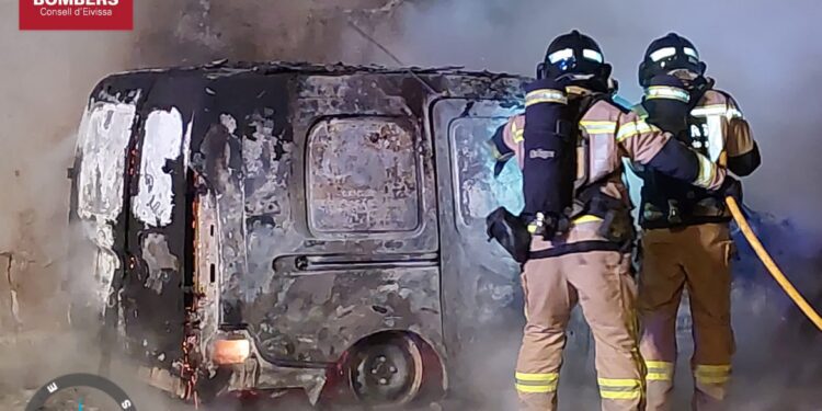 Imagen de la intervención. Fotografía de Bombers d'Eivissa.