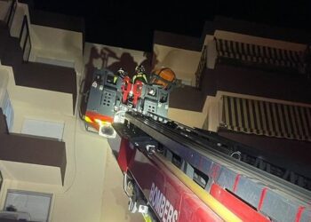 Imagen del rescate, publicada en el Twitter de los Bomberos de Ibiza.