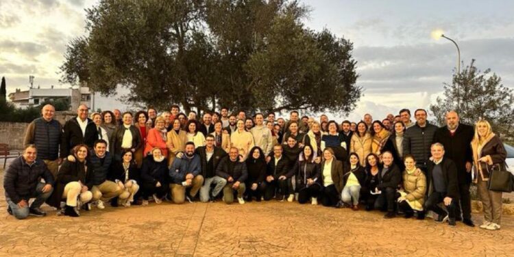 Imagen del encuentro compartido en redes sociales por Marga Prohens.