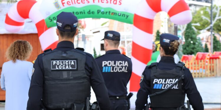 Campaña de Navidad de la Policía Local. Fotos: Ayuntamiento de Sant Antoni