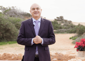 El presidente del Consell, Vicent Marí, durante el discurso. Foto: Consell de Ibiza
