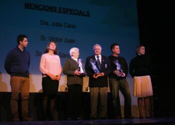Julia Cano, en el centro de la imagen, en los Premis de l'Esport Ciutat d'Eivissa.