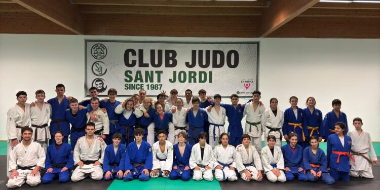 Imagen de los participantes en la concentración. Fotos: Delegación de Judo de Ibiza