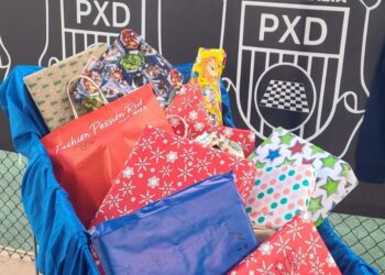 Algunos de los regalos recogidos. Fotos: Peña Deportiva