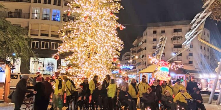 Usuarios de las residencias, en una visita a Vara de Rey este mes de diciembre. Foto: Govern balear