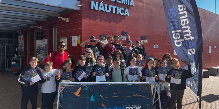 Parte de los alumnos que disfrutaron de la actividad.