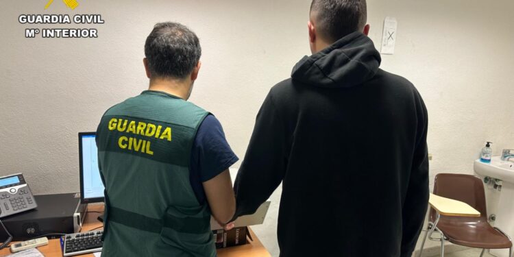 Imagen del detenido por el apuñalamiento facilitada por Guardia Civil.
