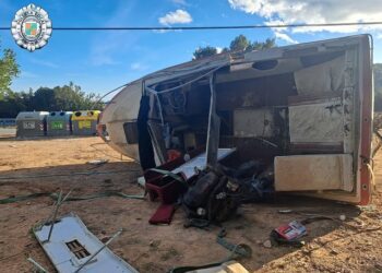 El mismo barco que apareció en la basura en Sant Josep. Foto de la Policía Local de Ibiza