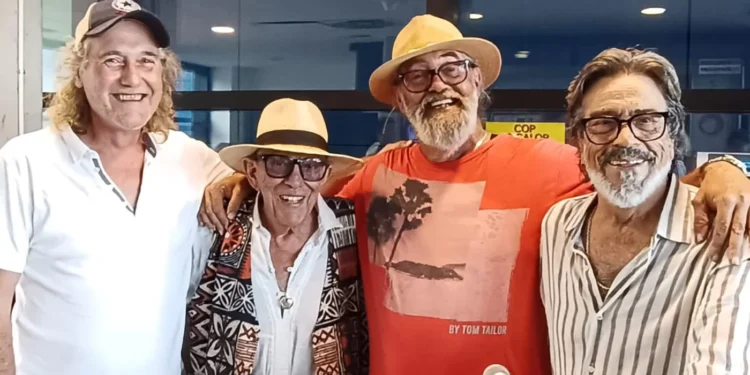 De izquierda a derecha: Andy Holdstock, Ingo Brandt, Thom Vos y Gory Ruiz tras un concierto en el Hospital Can Misses.
