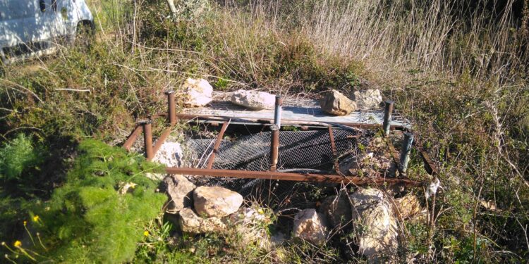 Imagen de archivo de una pozo peligroso.