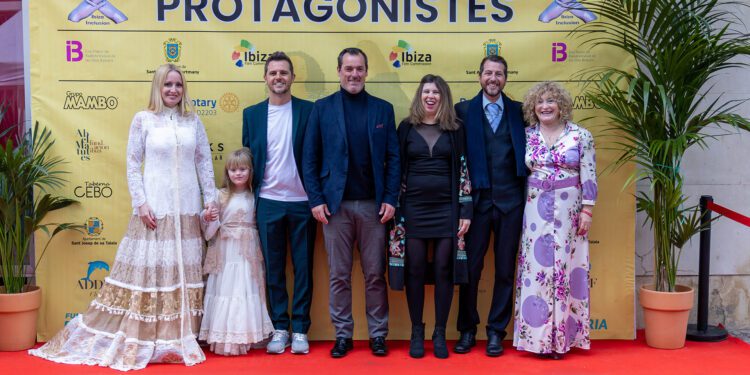 Emma Torres, Aira Hernández, Luis Calero, Jorge Nacher, Natalia Goyena, Enrique Villena y Gladys Deris