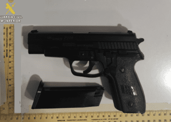 El arma confiscada por la Guardia Civil en el altercado