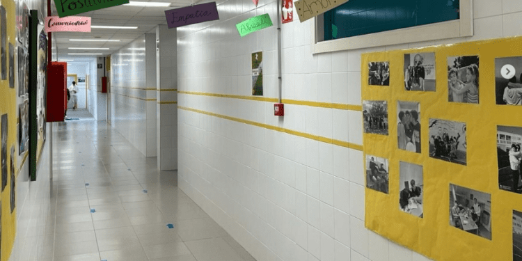 Interior de las instalaciones del IES Marc Ferrer. Foto: IG