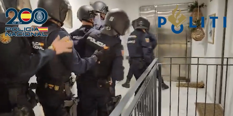Los policías irrumpen en uno de los domicilios registrados. Imagen de Policía Nacional