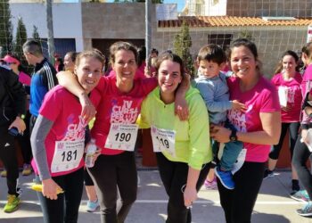 Ganadoras de una edición anterior de la Cursa de la Dona.