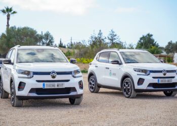 Los dos vehículos entregados han tenido un coste de 61.999,19 euros.