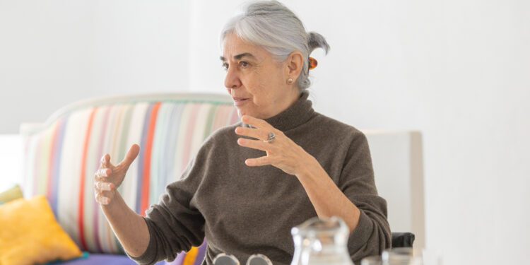 Elena Ruiz Sastre, en un momento de la entrevista en su despacho en el MACE. Fotografías de Paco Natera