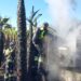Los bomberos trabajan en la extinción del incendio. Bomberos de Ibiza