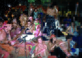 Un grupo en la fiesta Namasté de Las Dalias.