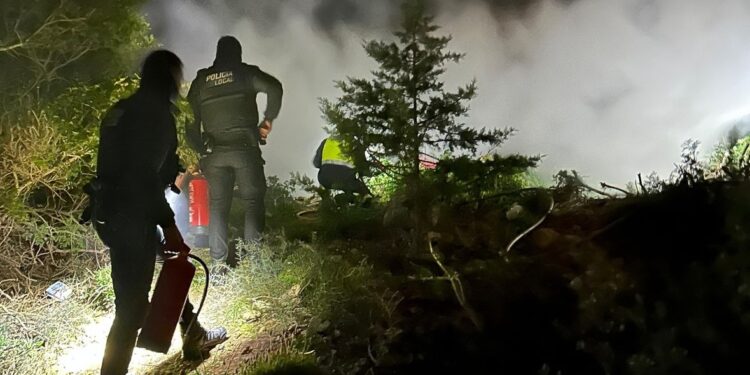 Intervención de la Policía Local en el incendio del Soto.