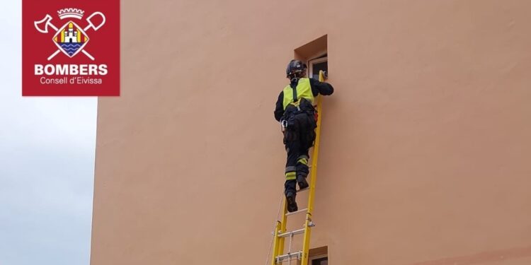 Intervención de los bomberos en Puig d'en Valls.