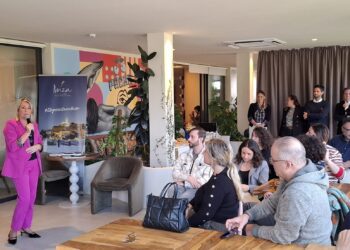 Un momento del encuentro de trabajo de Ibiza Luxury con hoteleros.