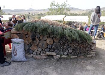 Imagen de la edición del año pasado del encendido de la sitja. Fotos Jaume Riera.