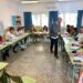 Carles Torres, en una clase de catalán en Formentera.