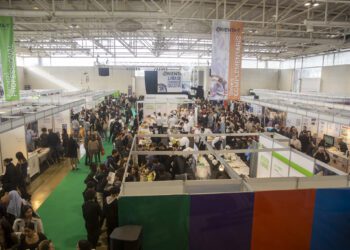 La feria Otienta't durante su inauguración esta mañana.