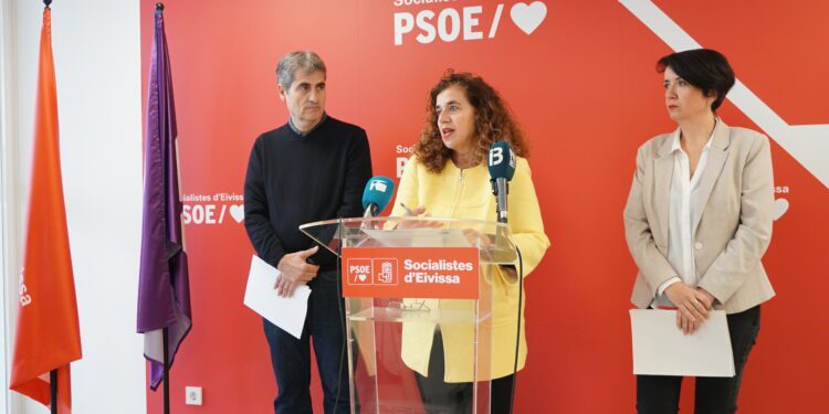 Imagen de archivo de una rueda de prensa del PSOE Ibiza.