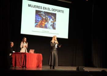 Ana López y Mar Sánchez participan en una charla sobre mujeres en el deporte en Eivissa
