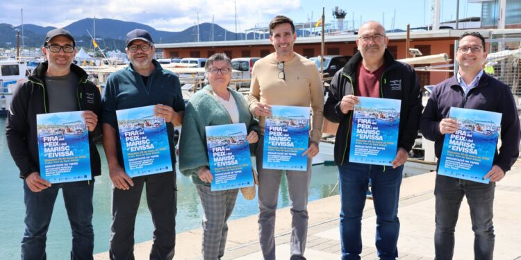 El evento se ha presentado esta mañana, junto al muelle de pescadores en el Passeig de la Mar,