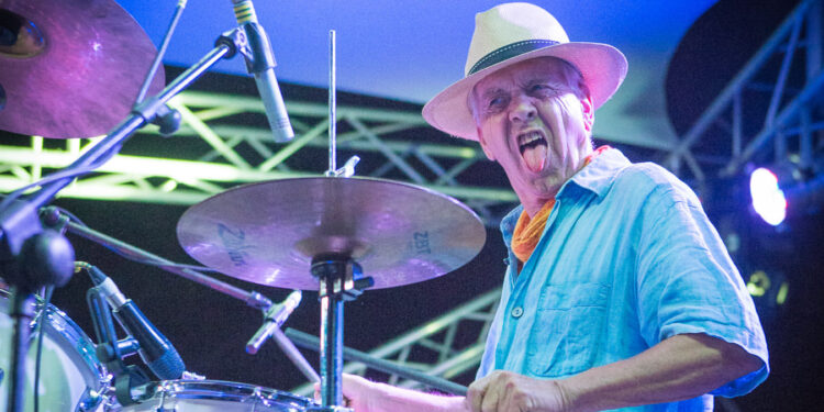 Dirk 'Watts' en plena acción con My Generation, en una imagen del fotógrafo Alejandro Iborra Ventura de 2016. Cedida a Noudiari