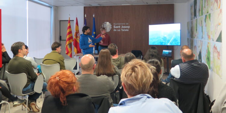 Presentación, ayer, de los resultados del estudio sobre el estado de la posidonia.