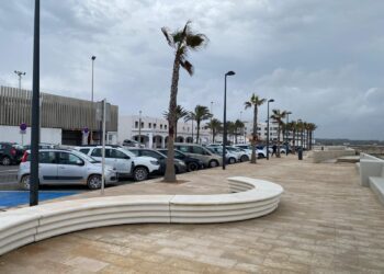 Aparcamiento regulado del puerto de La Savina de Ibiza.
