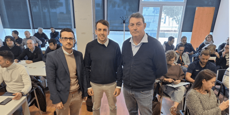 Joan Antoni Ramonell, en el centro de la imagen con  Eladi Huertas a la izquierda de la imagen, y Toni Burguera.