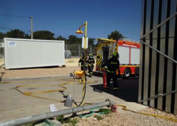 Simulacre d'incendi en la central tèrmica de Formentera