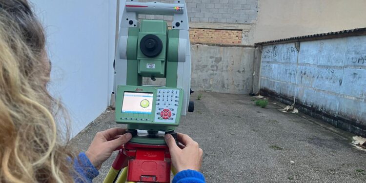 Ambos solares se ceden para la construcción de viviendas de protección oficial (VPO) en régimen de alquiler.