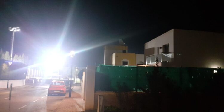 Amics de la Terra alerta que la iluminación supone incluso un problema para la conducción