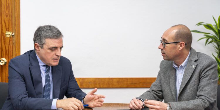 Portas y Marí Bosó, durante la reunión de hoy en el Consell de Formentera.