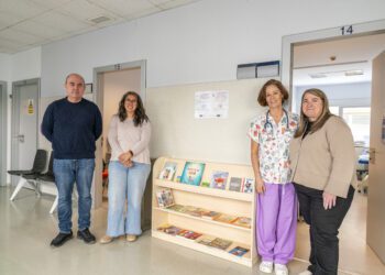 Onofre Sáez, coordinador de enfermería del Centro de Salud de Formentera; Pilar Ávila, técnica de la Biblioteca Municipal Marià Villangómez; Cecilia Di Tata, pediatra; y Eva Nieto, consellera de Cultura..