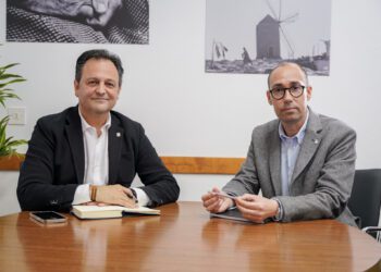 El presidente del Consell de Formentera, Óscar Portas, y el diputado autonómico por la isla, Llorenç Córdoba