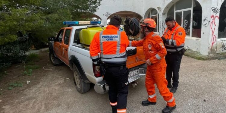 Una imagen de la intervención. Policía Local de Sant Joan.